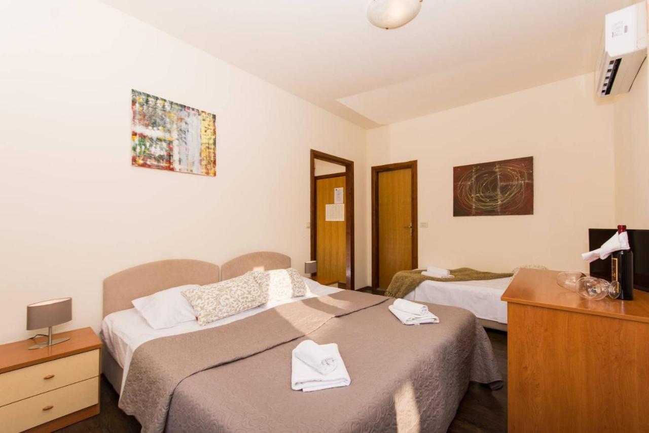 Vila Liza Bed & Breakfast Trogir Ngoại thất bức ảnh